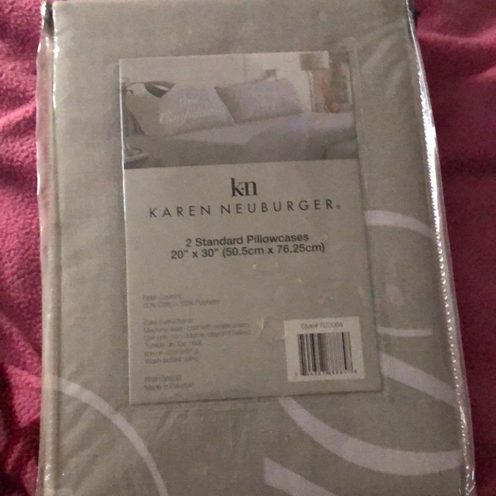 Cotton poly blend pillow cases.